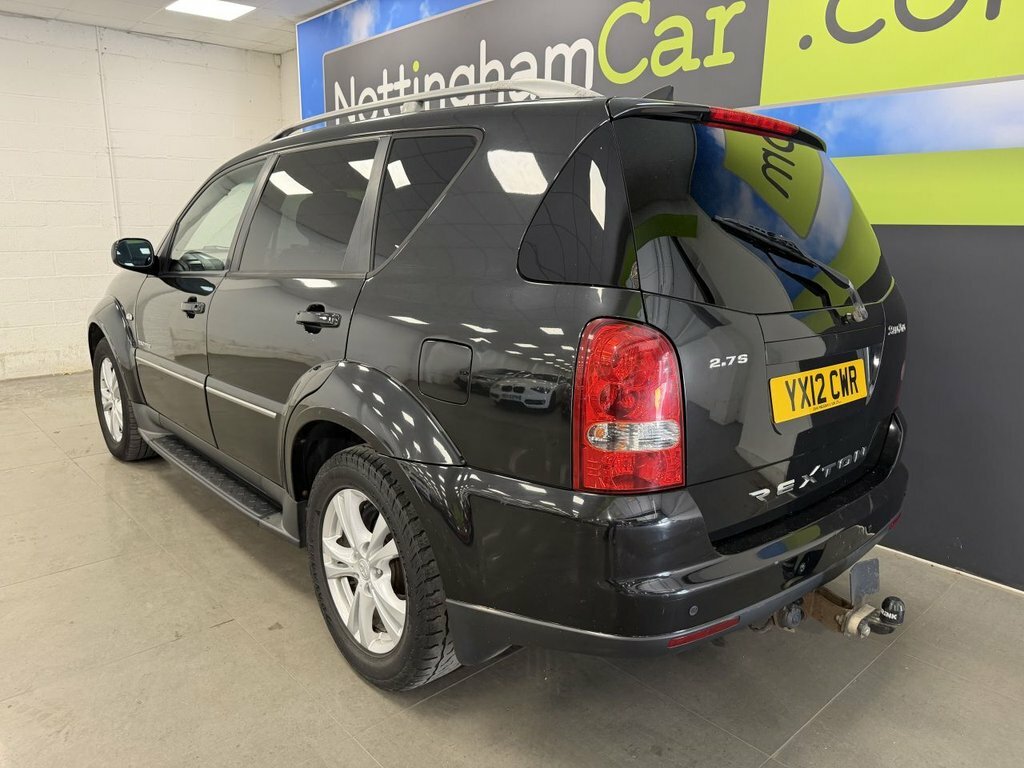 SsangYong Rexton Suv 2.7 D Ex 2012 Black #8