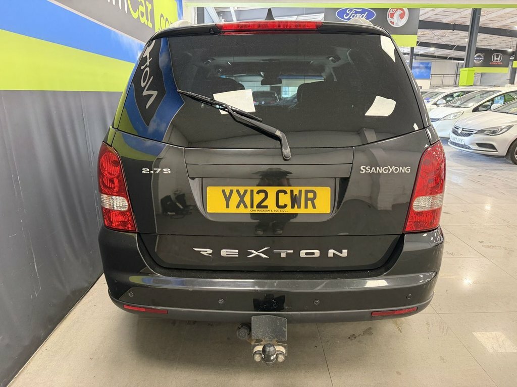 SsangYong Rexton Suv 2.7 D Ex 2012 Black #5
