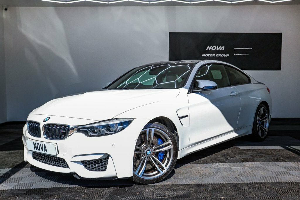 BMW M4 3L Null YR69FNZ White #2