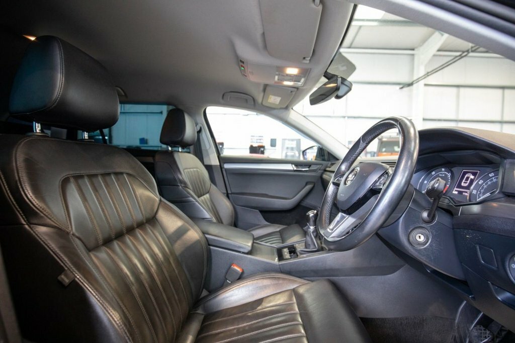 Skoda Superb 2L Se L Executive Black #3