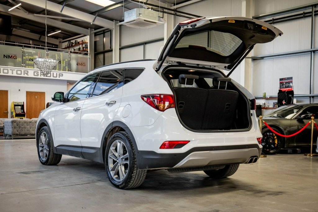 Hyundai Santa Fe 2.2L Premium Se WD65HMU White #4