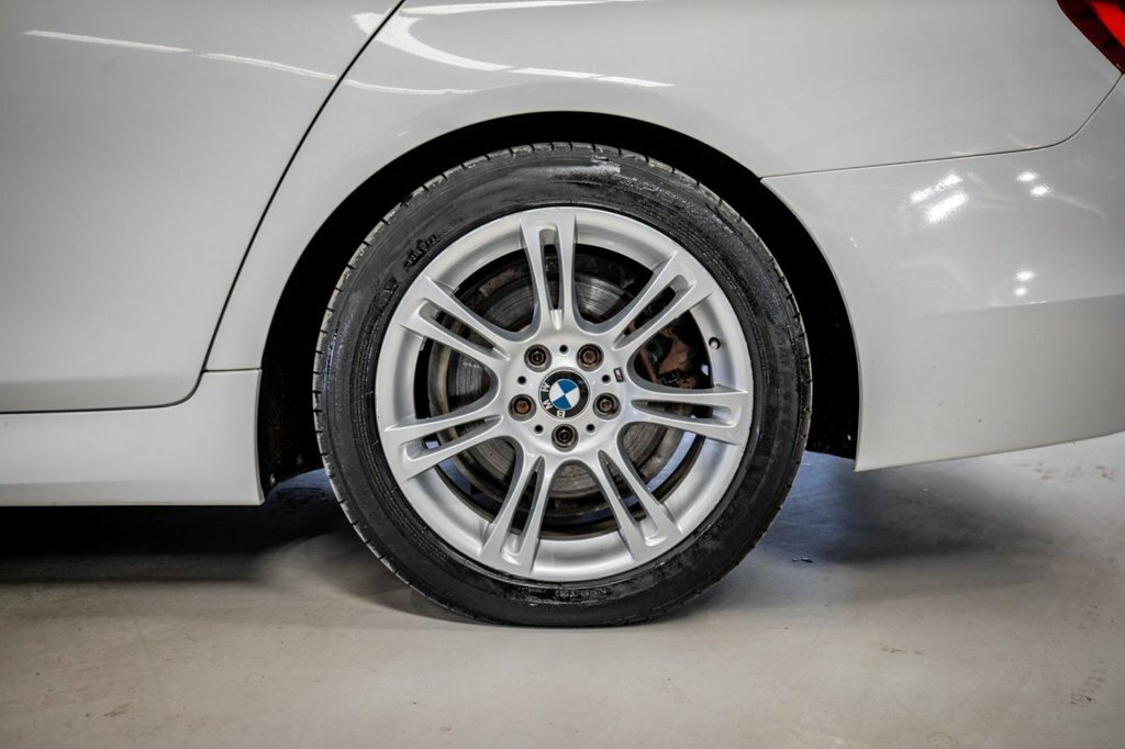 BMW 5 Series Estate White #6