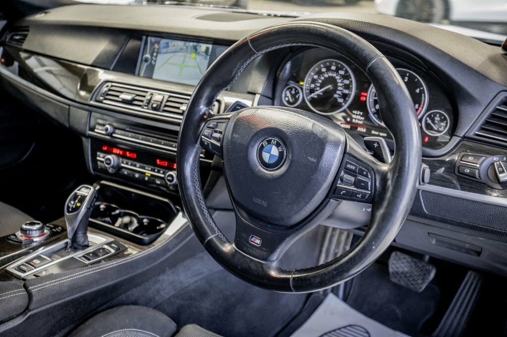 BMW 5 Series Estate White