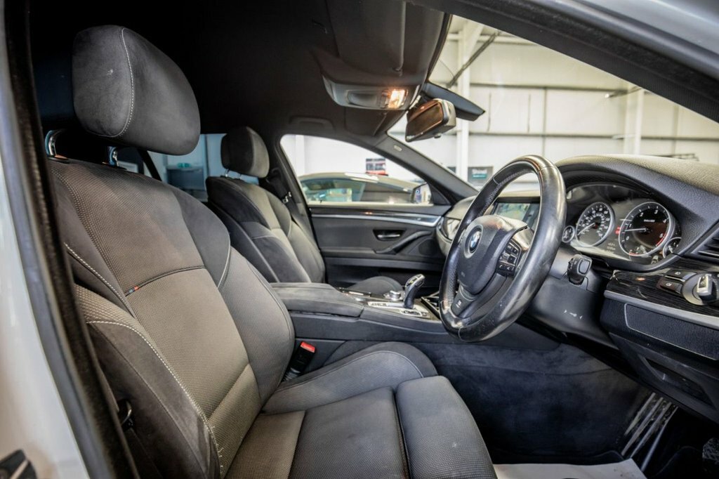BMW 5 Series Estate White #2