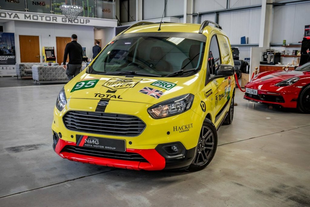 Ford Transit Courier 1.5L Sport Black #4