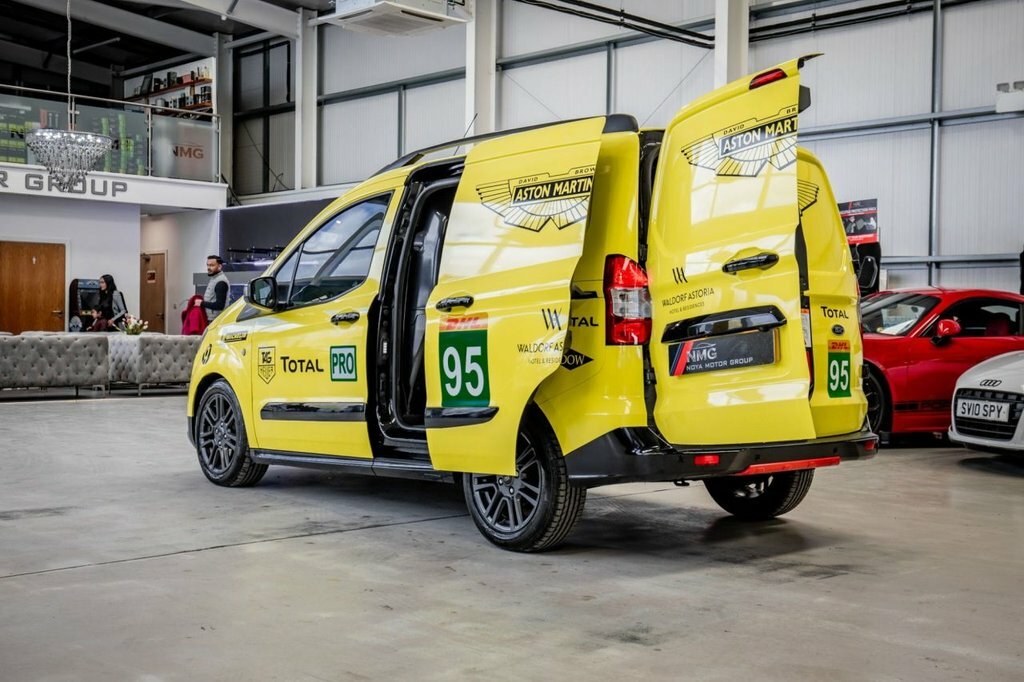 Ford Transit Courier 1.5L Sport Black #3
