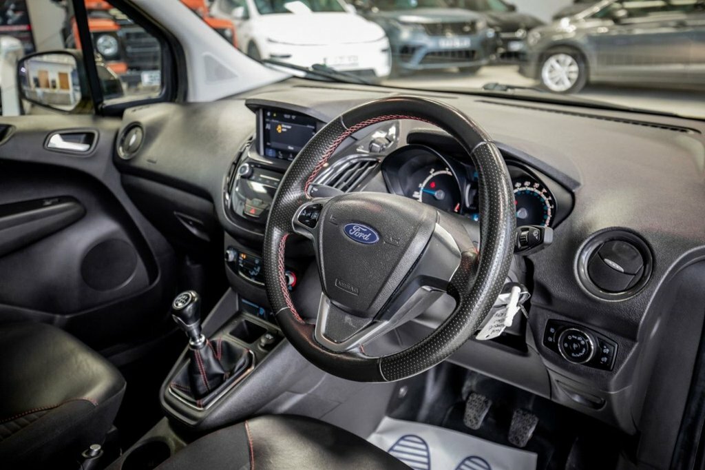 Ford Transit Courier 1.5L Sport Black
