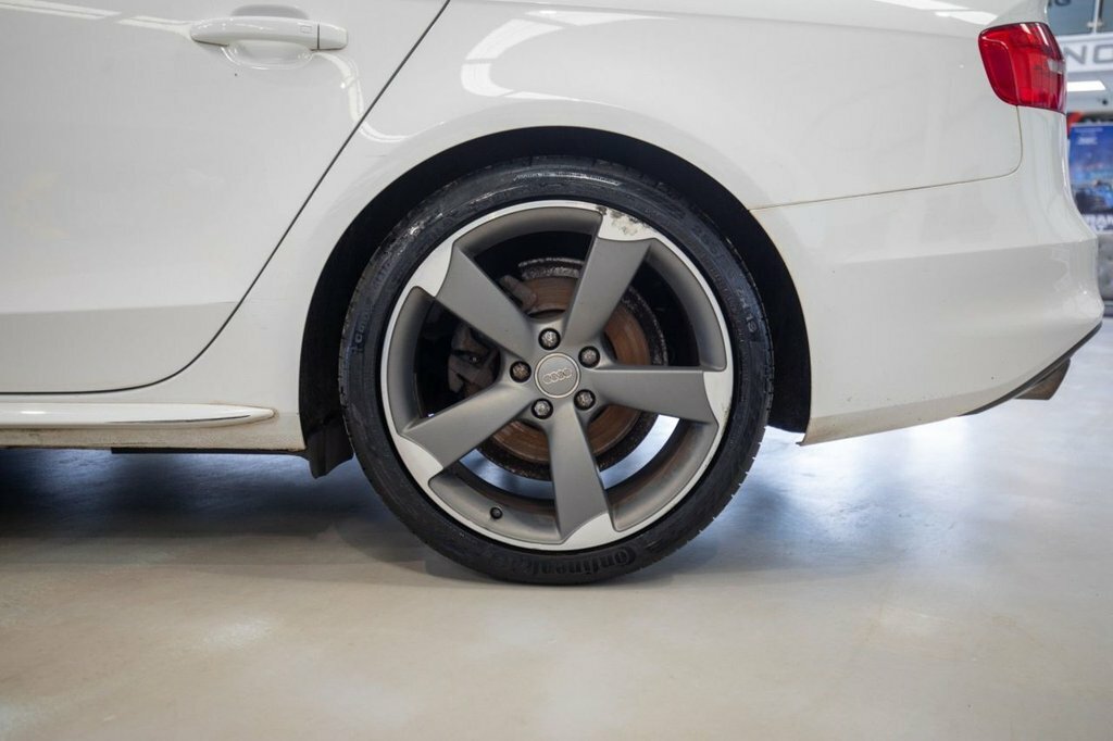 Audi A4 2L Black Edition White #4