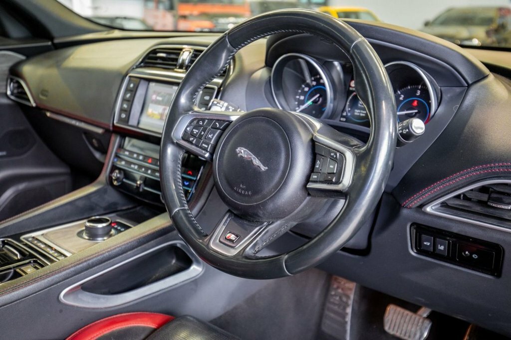 Jaguar F-Pace 3L S FE66LPN Red #2