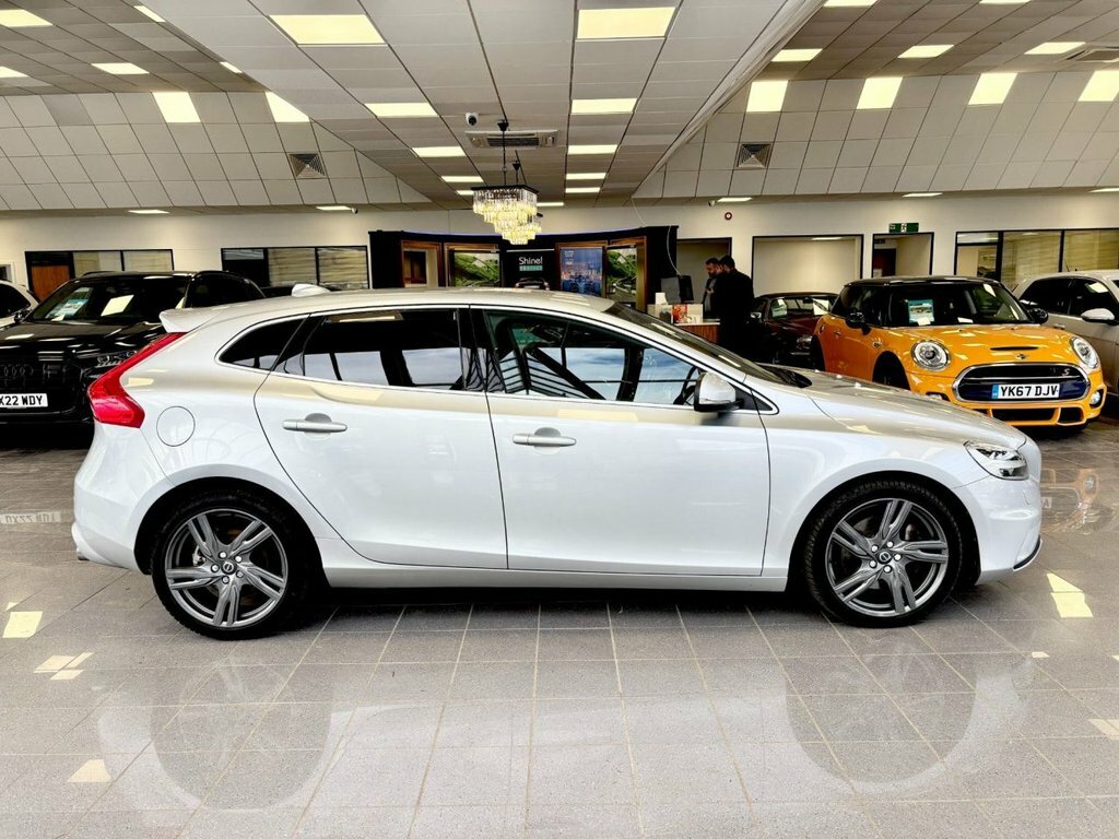 Volvo V40 2L R-design Pro Silver