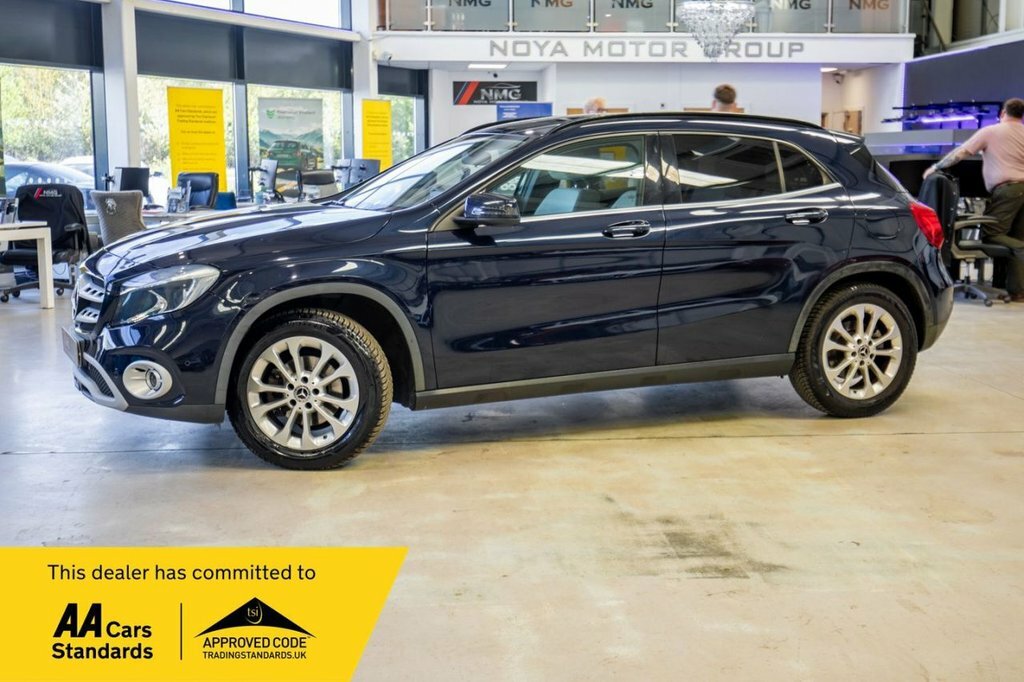 Mercedes-Benz GLA Class 1.6L Se Blue