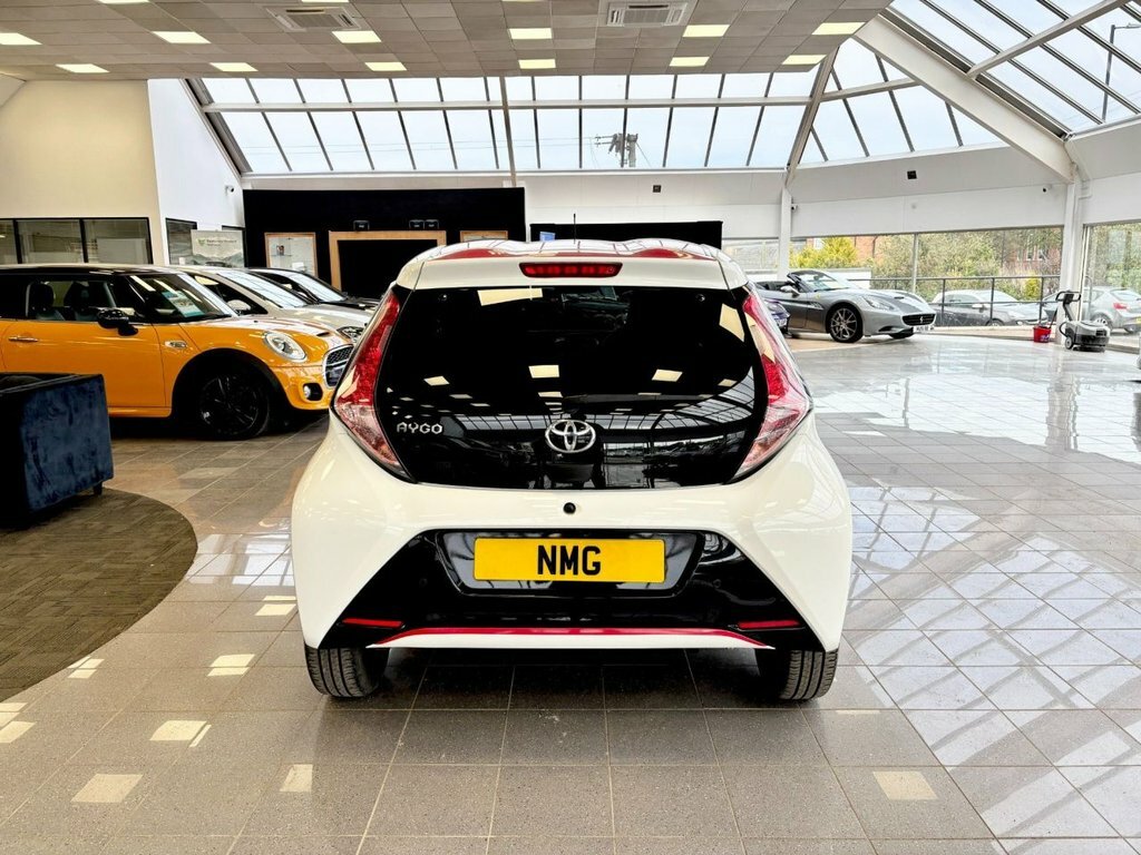 Toyota Aygo 1L X-press NU67MYP White #5