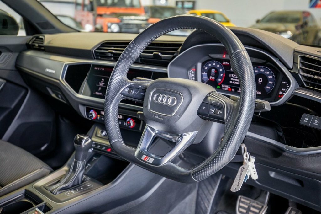 Audi Q3 2L S Line KN70OWH Grey #2
