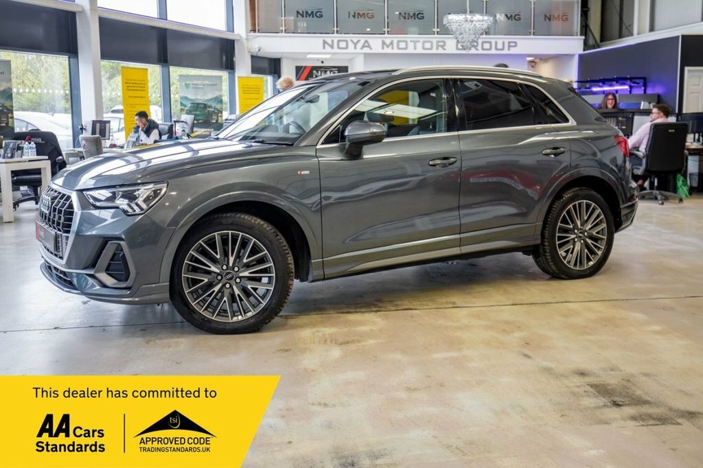 Audi Q3 2L S Line Grey