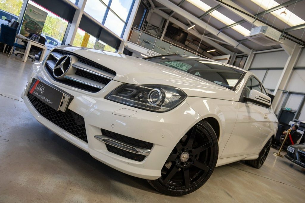Mercedes-Benz C Class 2.1L Amg Sport Edition LR64YSG White #4