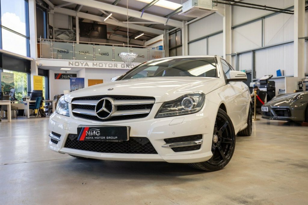 Mercedes-Benz C Class 2.1L Amg Sport Edition LR64YSG White #3