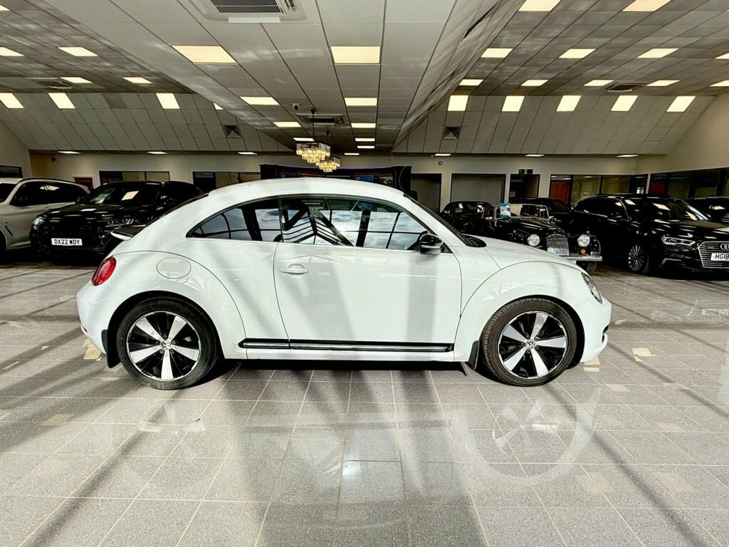 Volkswagen Beetle 2L Sport White #2