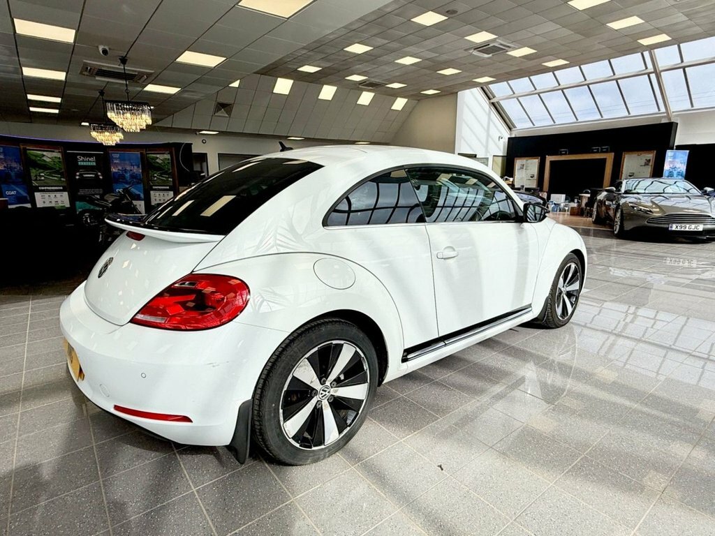 Volkswagen Beetle 2L Sport White #5