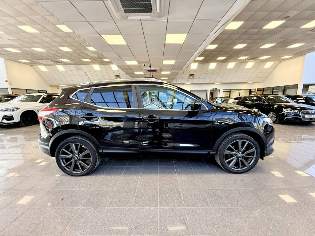 Nissan Qashqai 1.2L Tekna Black #3