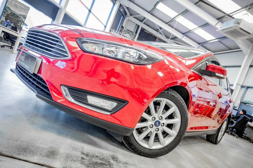 Ford Focus 1L Titanium HW17HFO Red #5