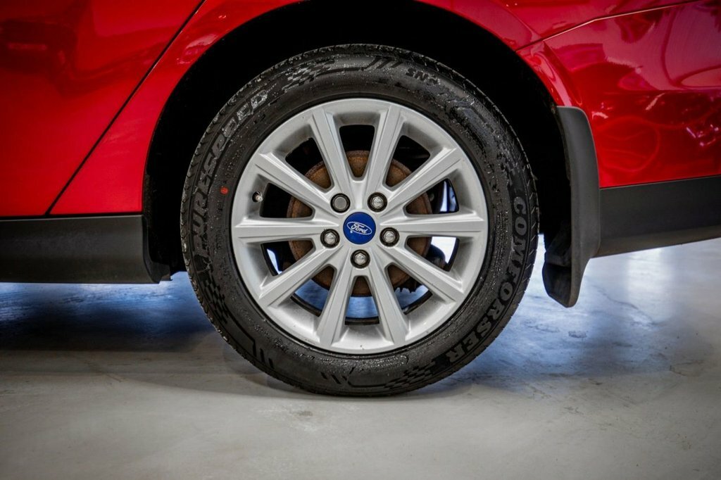Ford Focus 1L Titanium HW17HFO Red #6