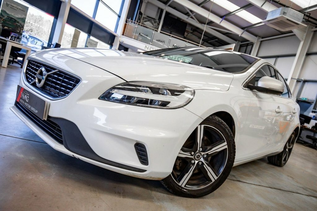 Volvo V40 2L R-design AU66RXX White #5