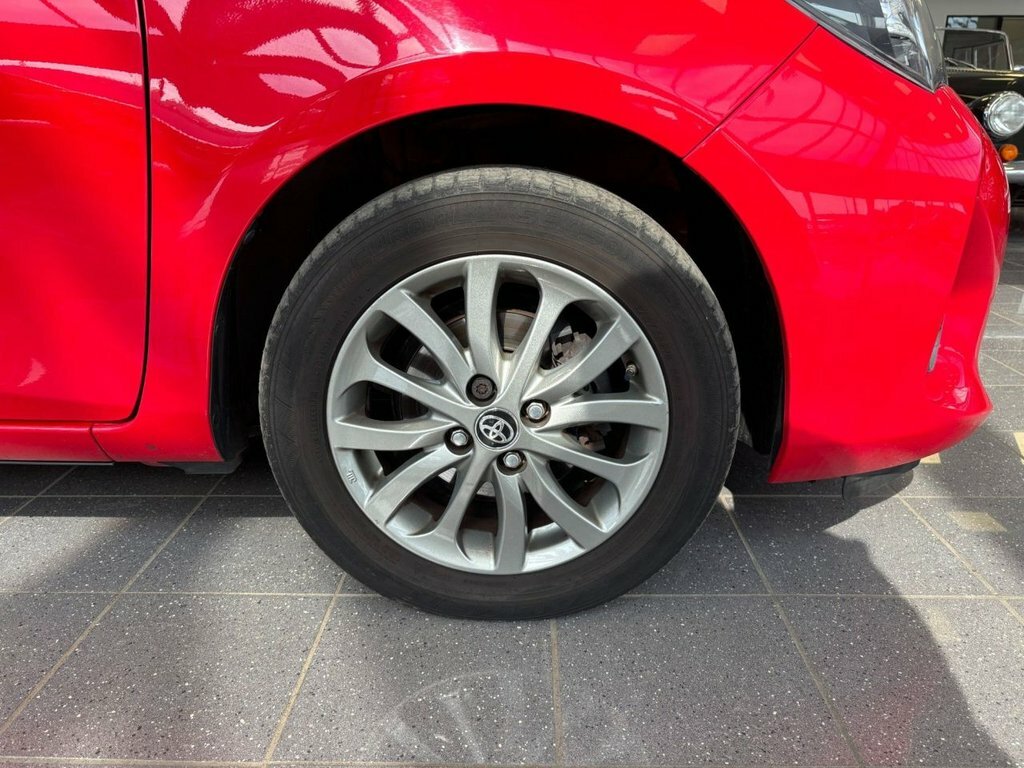 Toyota Yaris 1.3L Icon Red #4