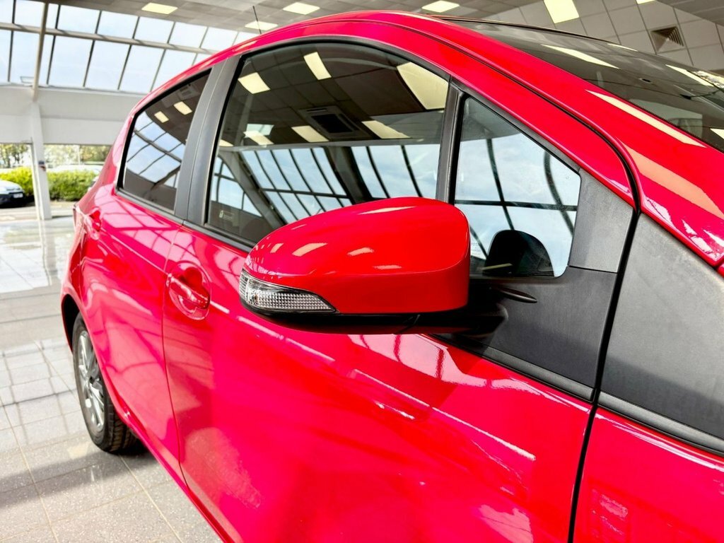 Toyota Yaris 1.3L Icon Red #6