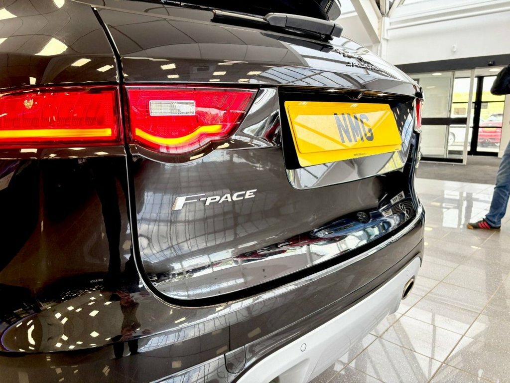 Jaguar F-Pace 3L S FD68LHC Black #4