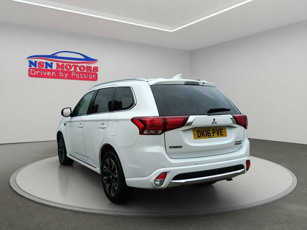 Mitsubishi Outlander 2.0H 12Kwh Gx4hs Suv Plug-in Hybrid Cvt DK16PVE White #2