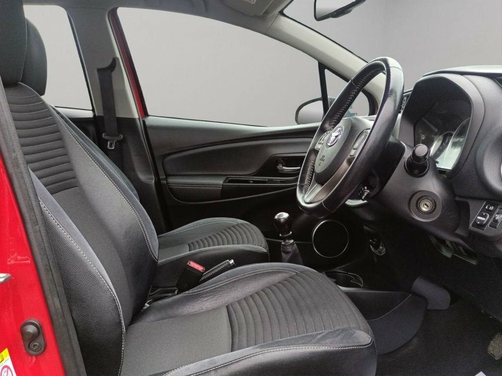 Toyota Yaris 1.33 Dual Vvt-i Excel Hatchback PF65DZP Red #4