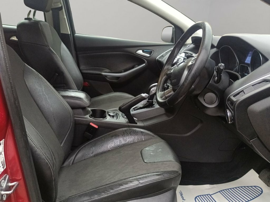 Ford Focus 2.0 Tdci Titanium X Estate Powershift E Red #4