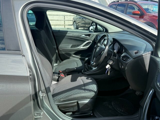 Vauxhall Astra Turbo Se Hatchback KS68DJO Grey #4
