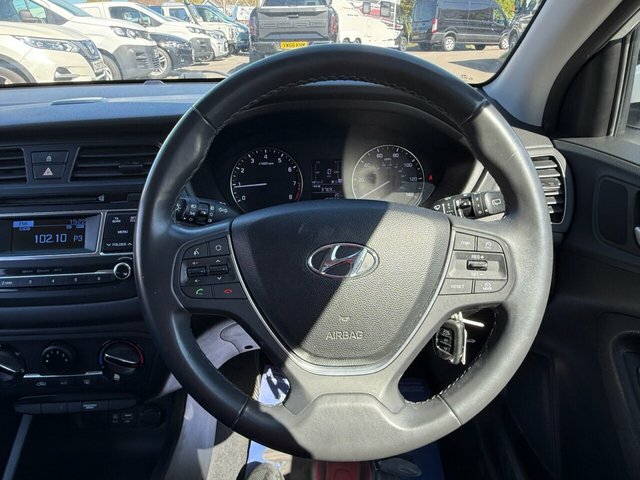 Hyundai I20 Se Hatchback CV18BCU White #6