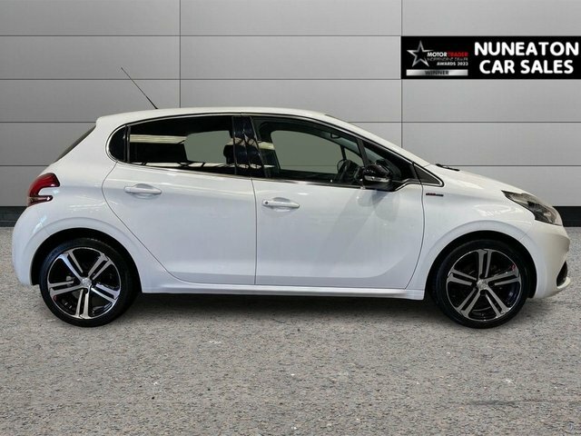 Peugeot 208 1.2 Puretech Gpf Gt Line Hatchback Eat White #2