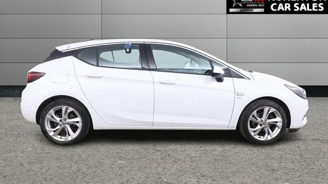 Vauxhall Astra 1.2 Turbo Sri Nav Hatchback Euro KV20DYD White #2