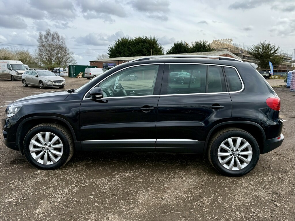 Volkswagen Tiguan 2.0 Tdi Bluemotion Tech Match 2015 AJ14DAW Black #4