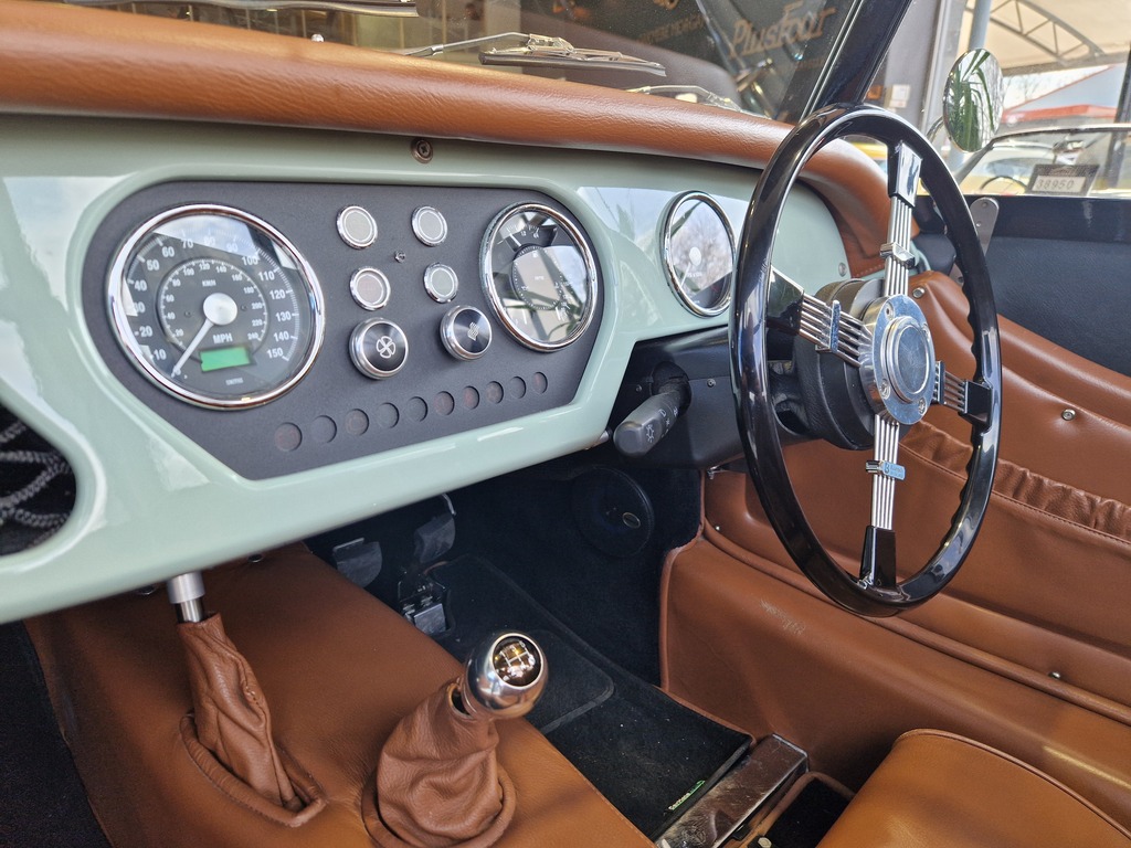 Morgan 4/4 Convertible Green #9