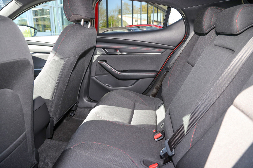 Mazda 3 2.5 E-skyactiv G Mhev 140 Homura Red #6