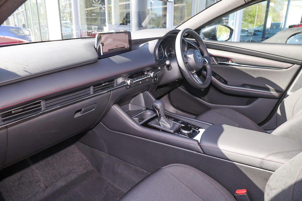 Mazda 3 2.5 E-skyactiv G Mhev 140 Homura Red #2