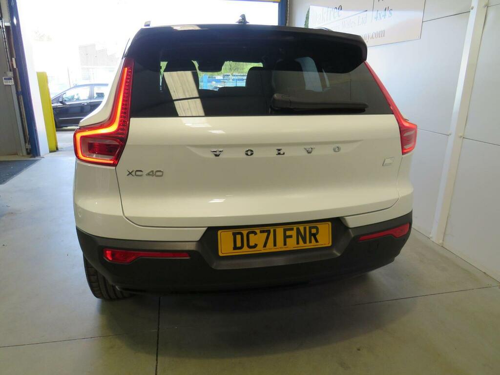 Volvo XC40 1.5H T5 Recharge 10.7Kwh Ultimate Dark Euro 6 DC71FNR White #5