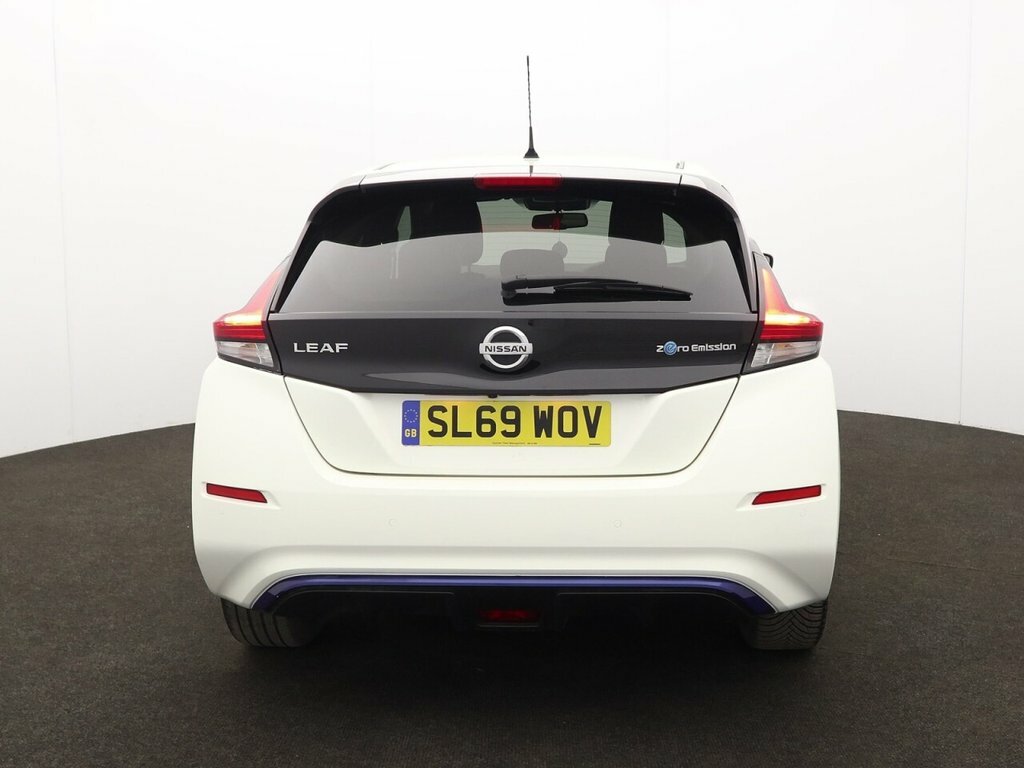 Nissan Leaf Hatchback SL69WOV White #5