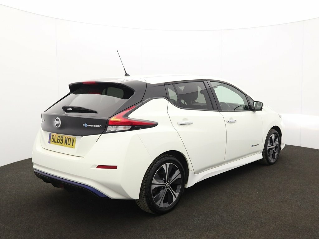 Nissan Leaf Hatchback SL69WOV White #6