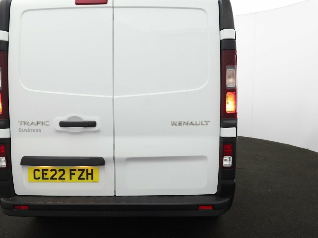 Renault Trafic 2L Business CE22FZH White #6