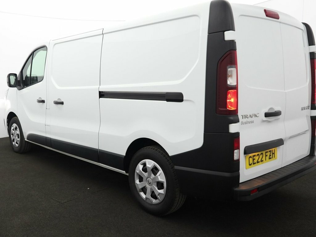Renault Trafic 2L Business CE22FZH White #5