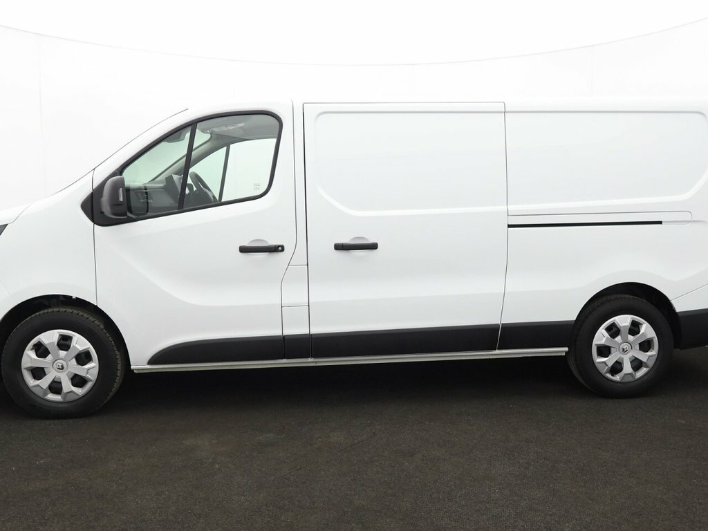 Renault Trafic 2L Business CA22VKT White #4