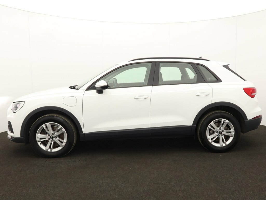 Audi Q3 1.4L Technik DE72HNV White #4