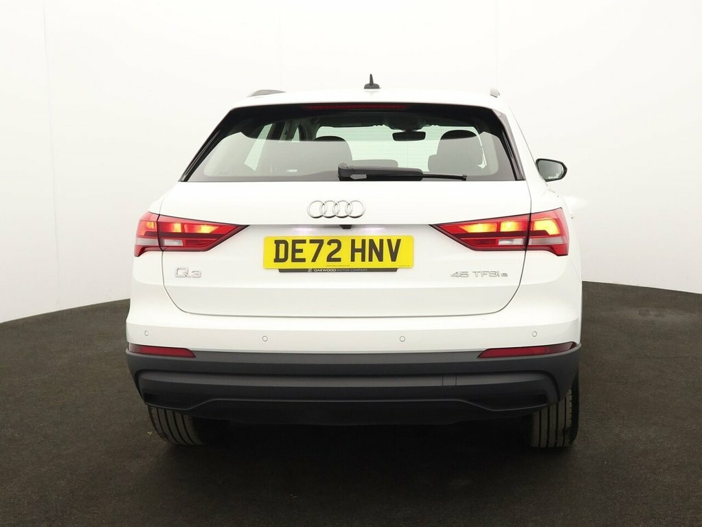 Audi Q3 1.4L Technik DE72HNV White #6