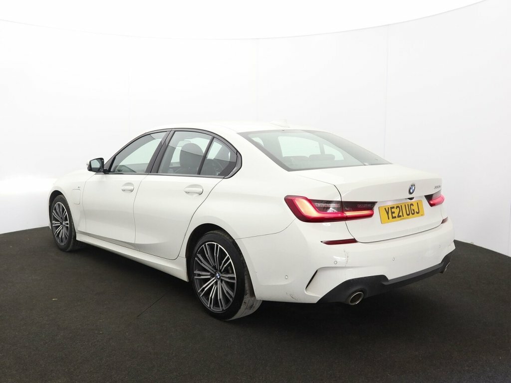 BMW 3 Series 2L M Sport YE21UGJ White #5