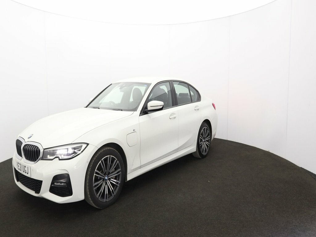 BMW 3 Series 2L M Sport YE21UGJ White #3